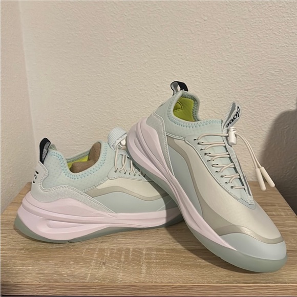 NEW Clove Nursing Shoes Aeros Vapor Edition - Picture 2 of 9